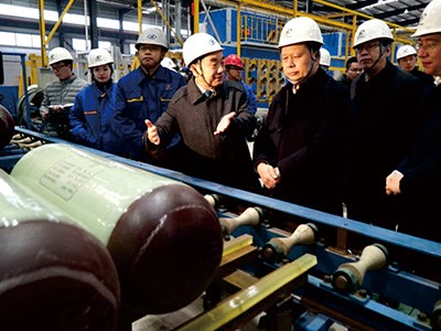 原衡陽市委書記、市人大常委會主任周農（湖南省人大常委會副主任、黨組成員、省總工會主席）視察金化高容，彭琪董事長現場陪同